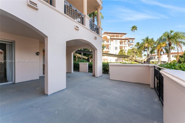 Foto del edificio - 19112 Fisher Island Dr