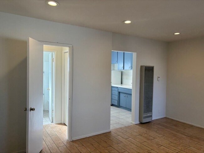 Foto del edificio - 220 W Spazier Ave