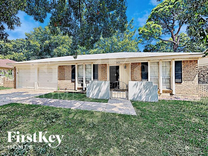 Primary Photo - 2405 Laredo Ct