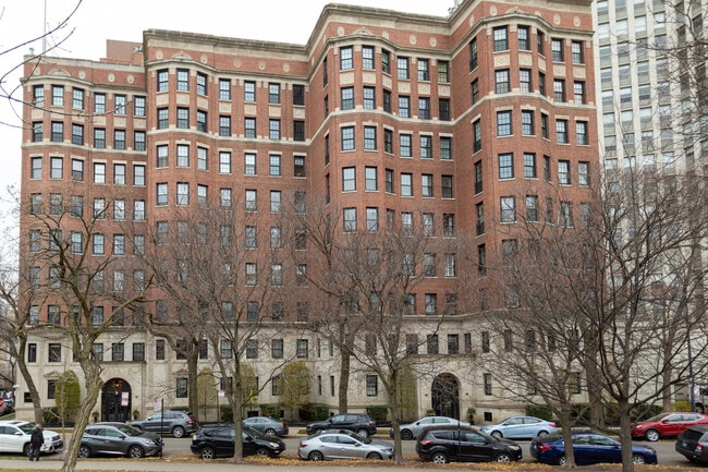 Building Photo - 2608 N Lakeview Ave