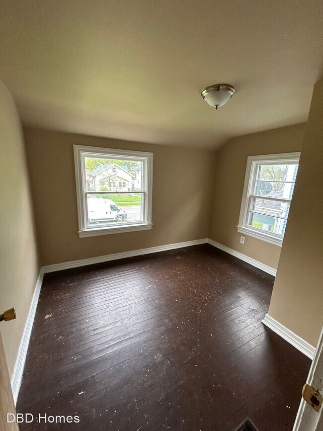 Building Photo - 3 br, 1 bath House - 3730 S Harrison St