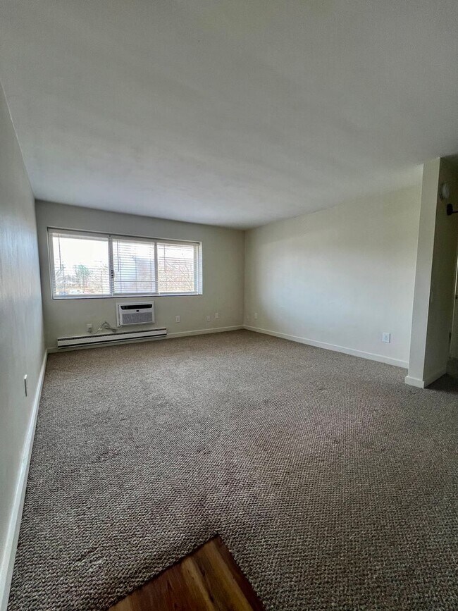 Building Photo - Two Bedroom Condo in Kalamazoo