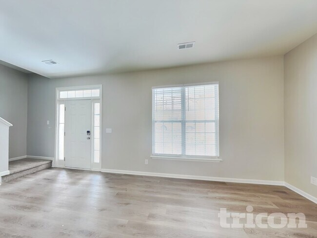 Foto del edificio - 8847 Twisted Pine Dr