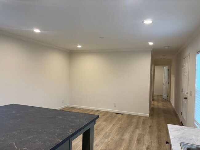 Foto del edificio - 205 Plum Dr