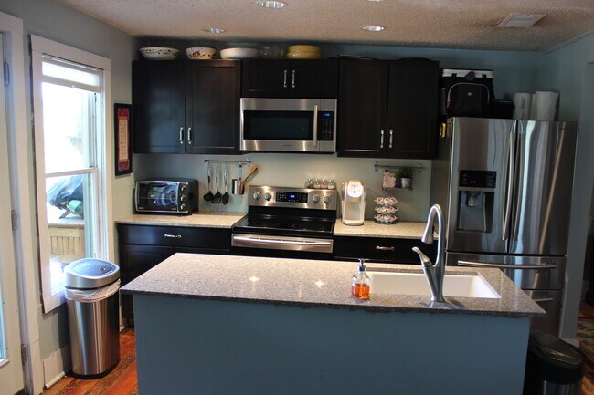 Cocina - 1822 W 35th St