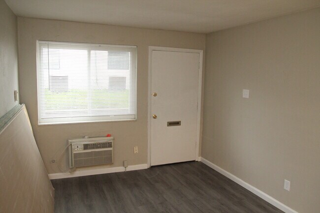 Building Photo - 2030 S Big Bend Blvd