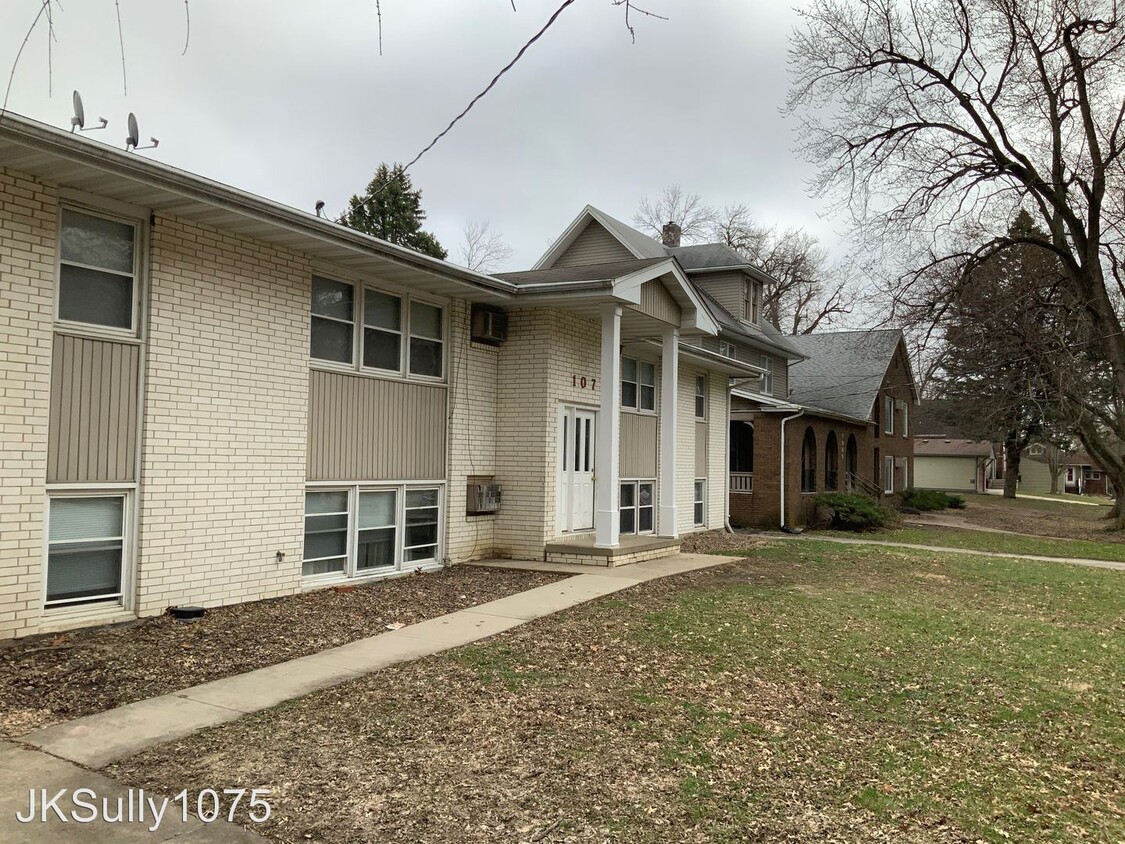 Building Photo - 1075 33rd St
