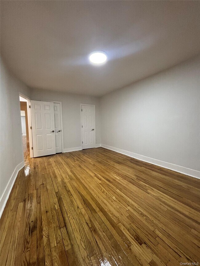 Foto del edificio - 730 E 217th St