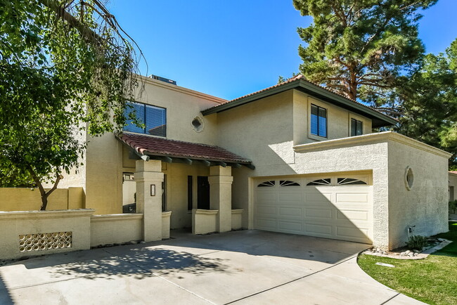 Building Photo - 221 E Kroll Dr