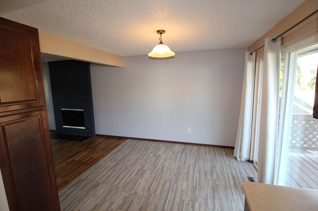 Foto del edificio - 4906 W Francis Ave