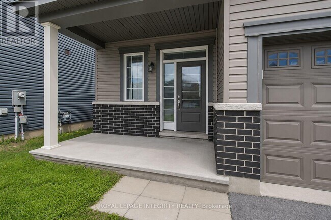Photo du bâtiment - 707 Samantha Eastop Ave