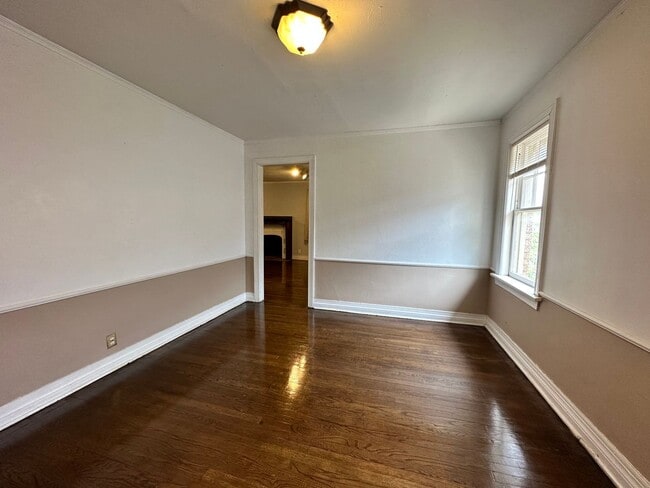 Building Photo - Plaza District / Classen 3 Bed Beauty!