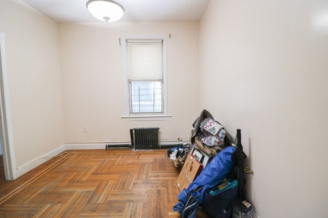 Living Room - 2265 Chatterton Ave