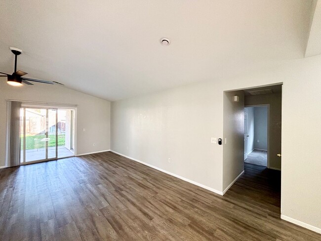 Building Photo - Merced: $2049 3 bedroom, 2 bath and is Pet...