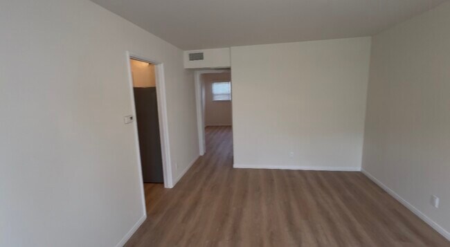 Foto del edificio - 1312 N Kenwood St