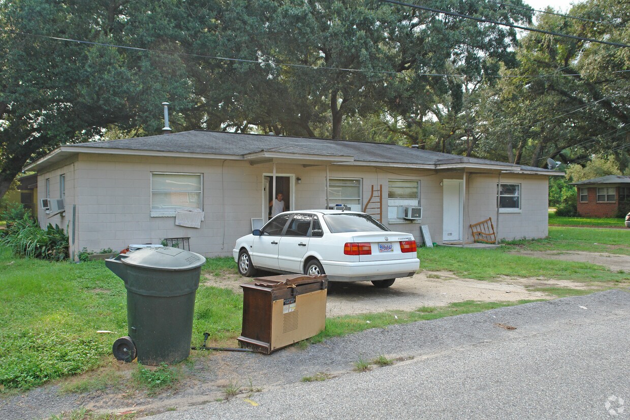 Building Photo - 1700 Z St