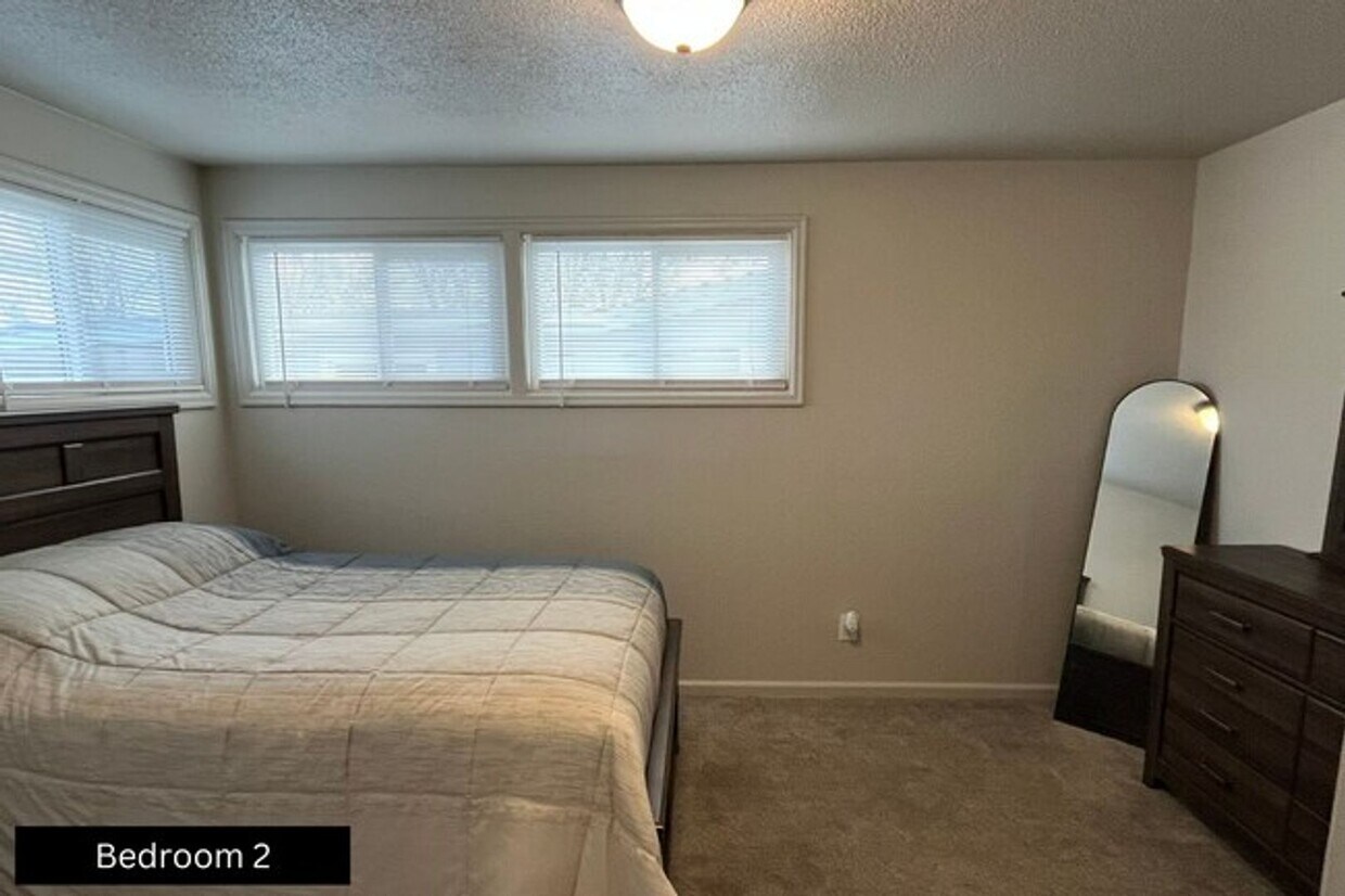 Foto principal - 3160 Denver Blvd