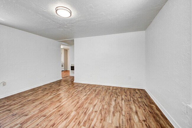 Foto del edificio - 204 S Stewart Ave