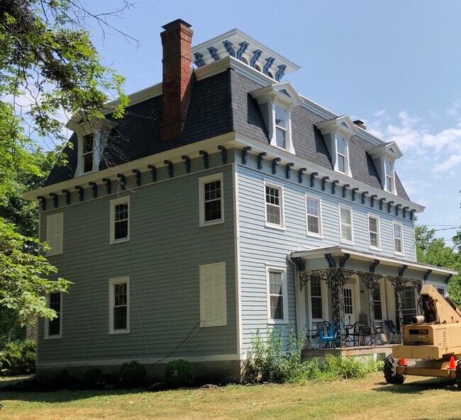 Mansion - 93 W Main St