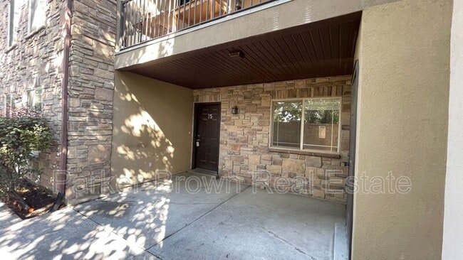 Building Photo - 582 S 980 W