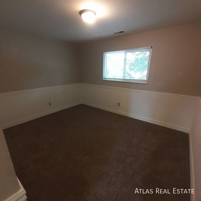 Building Photo - 1809 Eagle View Dr