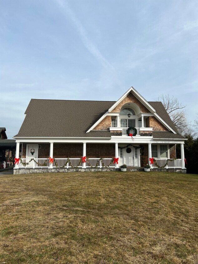 Primary Photo - 200 Meadow Ln