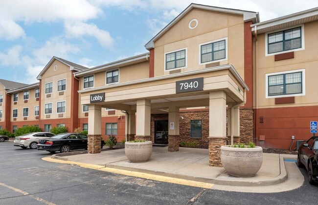 Building Photo - Furnished Studio-Indianapolis - Castleton