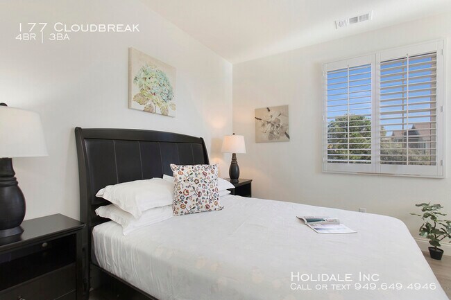 Building Photo - Great Park 4 BR Home