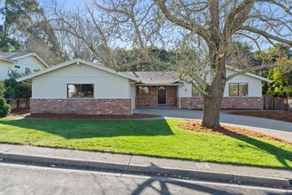 Building Photo - 4 Pimentel Ct