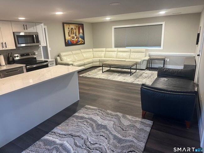 Foto del edificio - 9 Woodacre Ln