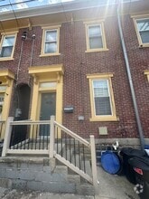 Building Photo - 3506 Charlotte St