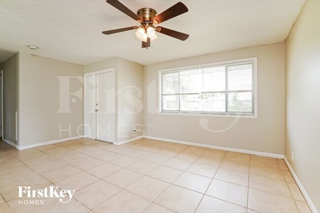 Foto del edificio - 1428 SE 30th Terrace