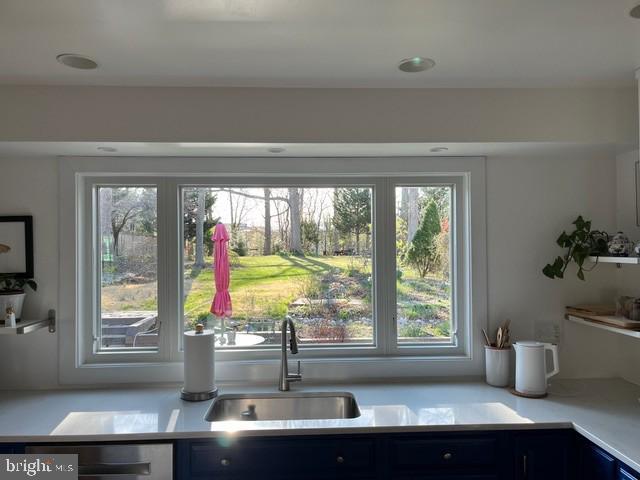 Building Photo - 1329 N Ivanhoe St