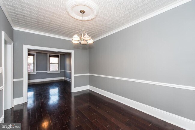 Building Photo - 1212 Orren St NE