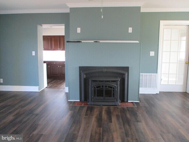 Building Photo - 45088 Marina Way