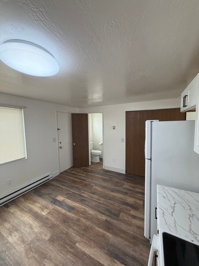 Building Photo - Vernal 4 Plex