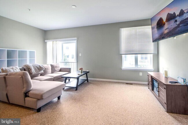 Foto del edificio - 7720 Village Park Dr