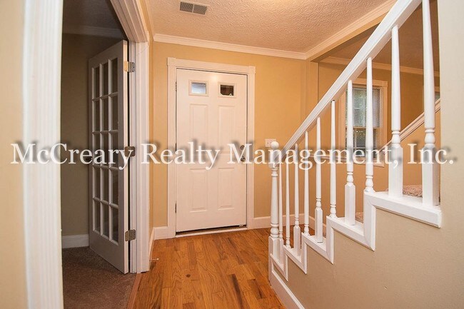 Building Photo - 3301 Creek Hollow Dr