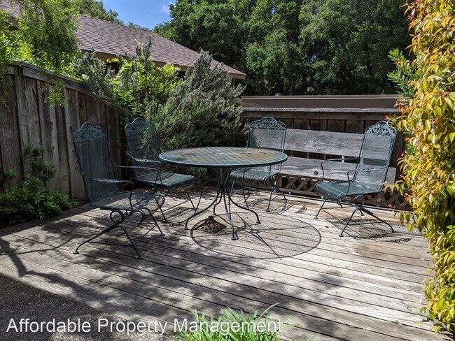 Foto del edificio - 3 br, 2.5 bath House - 2106 Oak Creek Place