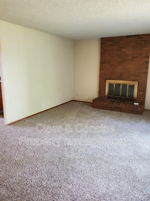 Building Photo - 3131 Kentwood Dr