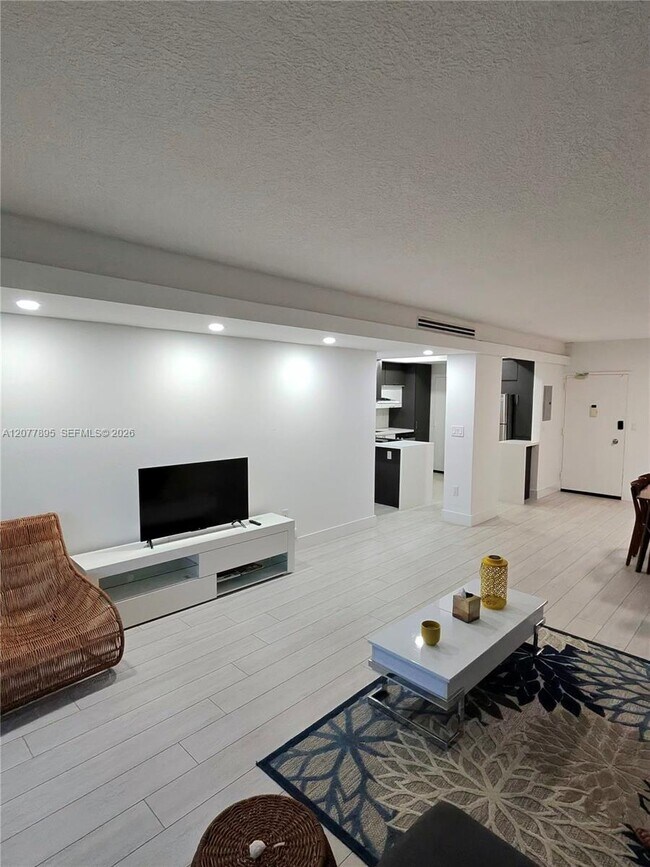 Foto del edificio - 500 Bayview Dr