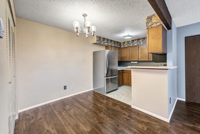 Building Photo - 390 Zang St