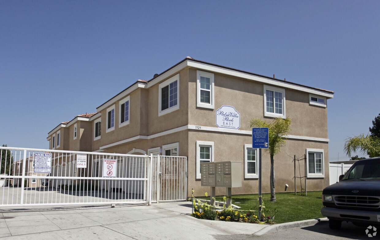 Primary Photo - Palm Villa Park 20-East