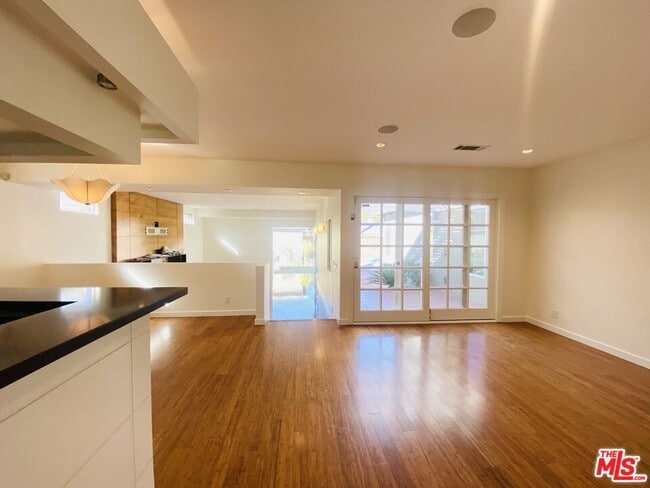 Building Photo - 3392 McLaughlin Ave