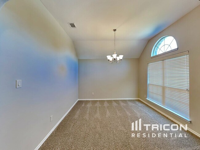 Foto del edificio - 718 River Run Dr