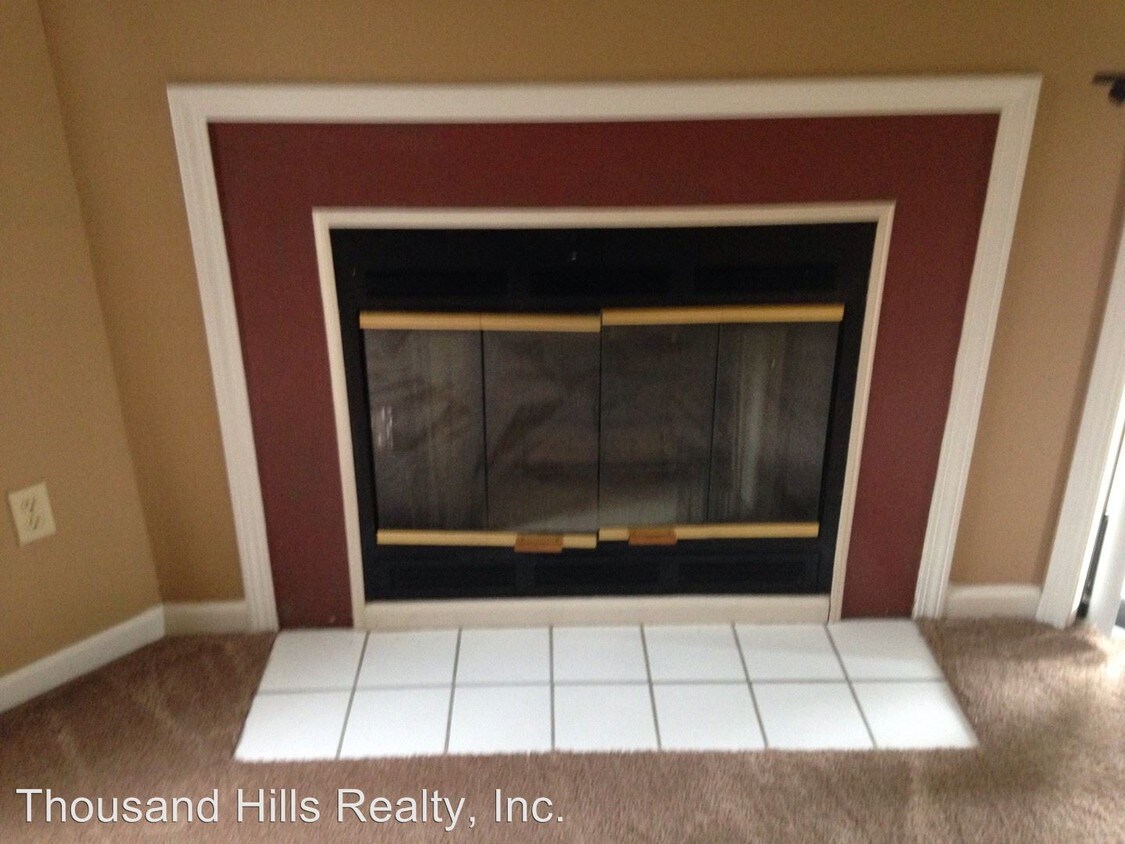 Primary Photo - 123 Bunker Ridge Dr