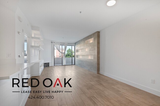 Building Photo - 8811 1/5 Burton Way-209