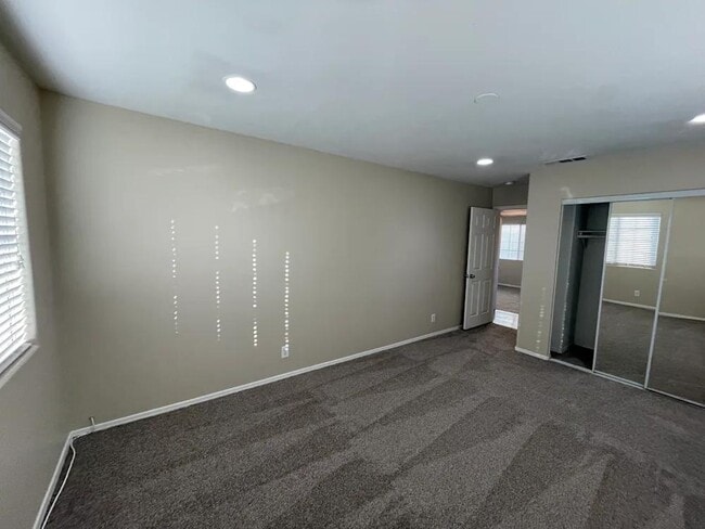 Building Photo - 428 Cerritos Ave