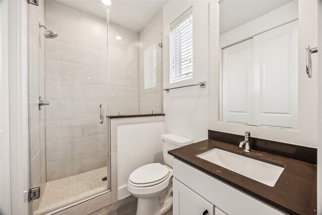 Foto del edificio - 1812 W Webster St