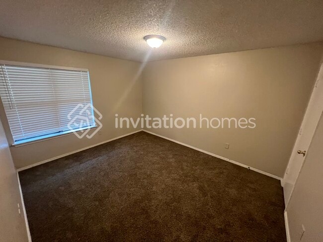 Building Photo - 1562 Sunset Village Dr